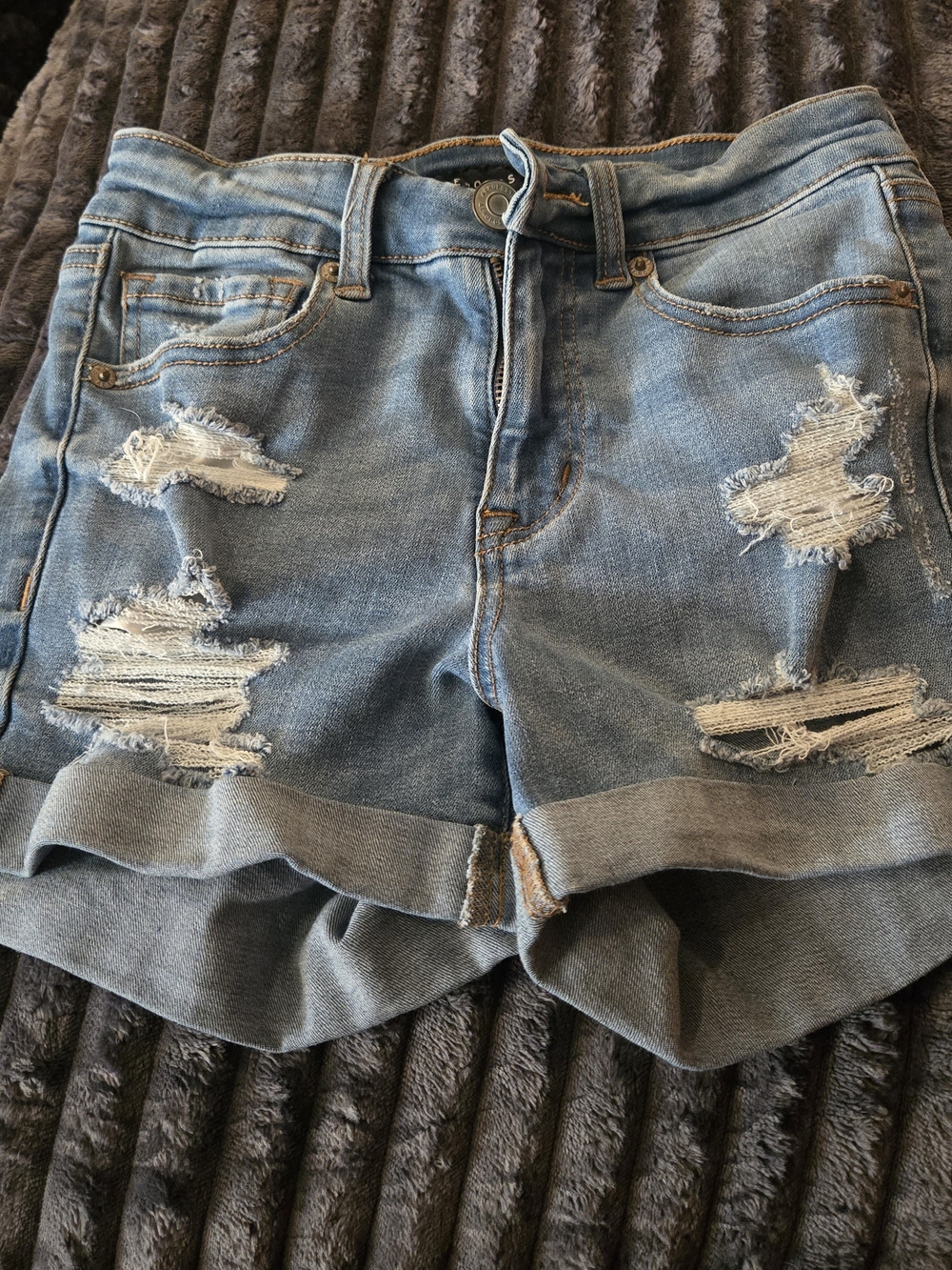 Denim Distressed Roll-Hem Women's Shorts - Light Blue